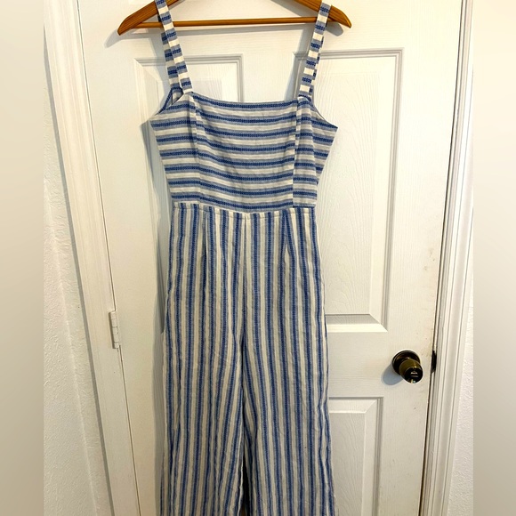 Gianni Bini Pants - GB jumpsuit size 6 blue and white tie back